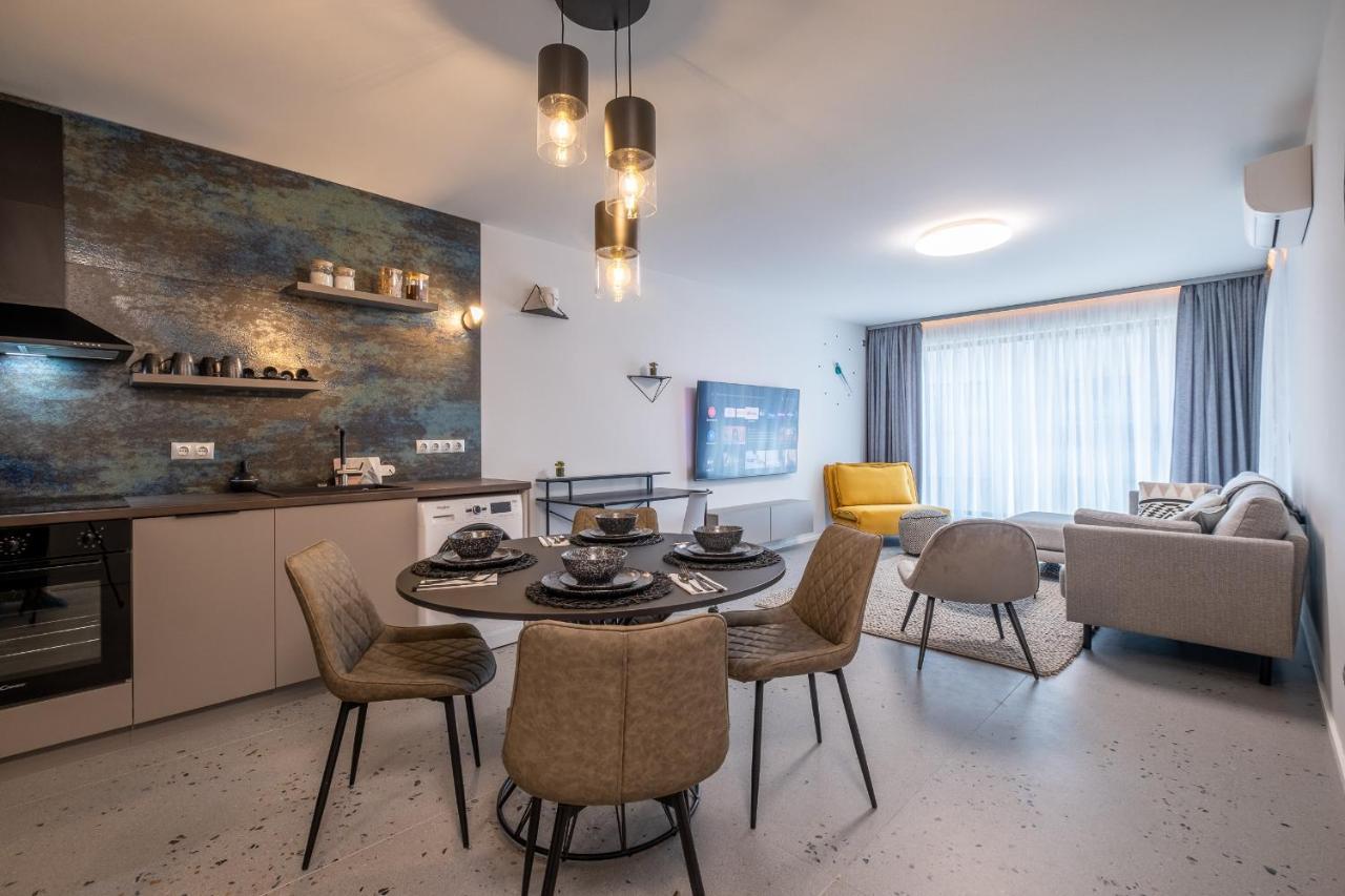 סופיה Emirates Lux Apartment And Parking מראה חיצוני תמונה
