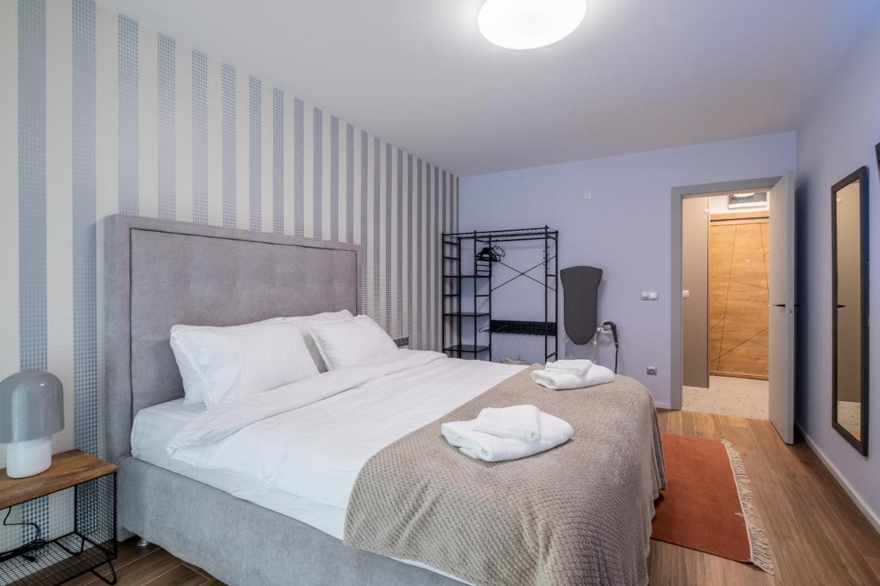 סופיה Emirates Lux Apartment And Parking מראה חיצוני תמונה