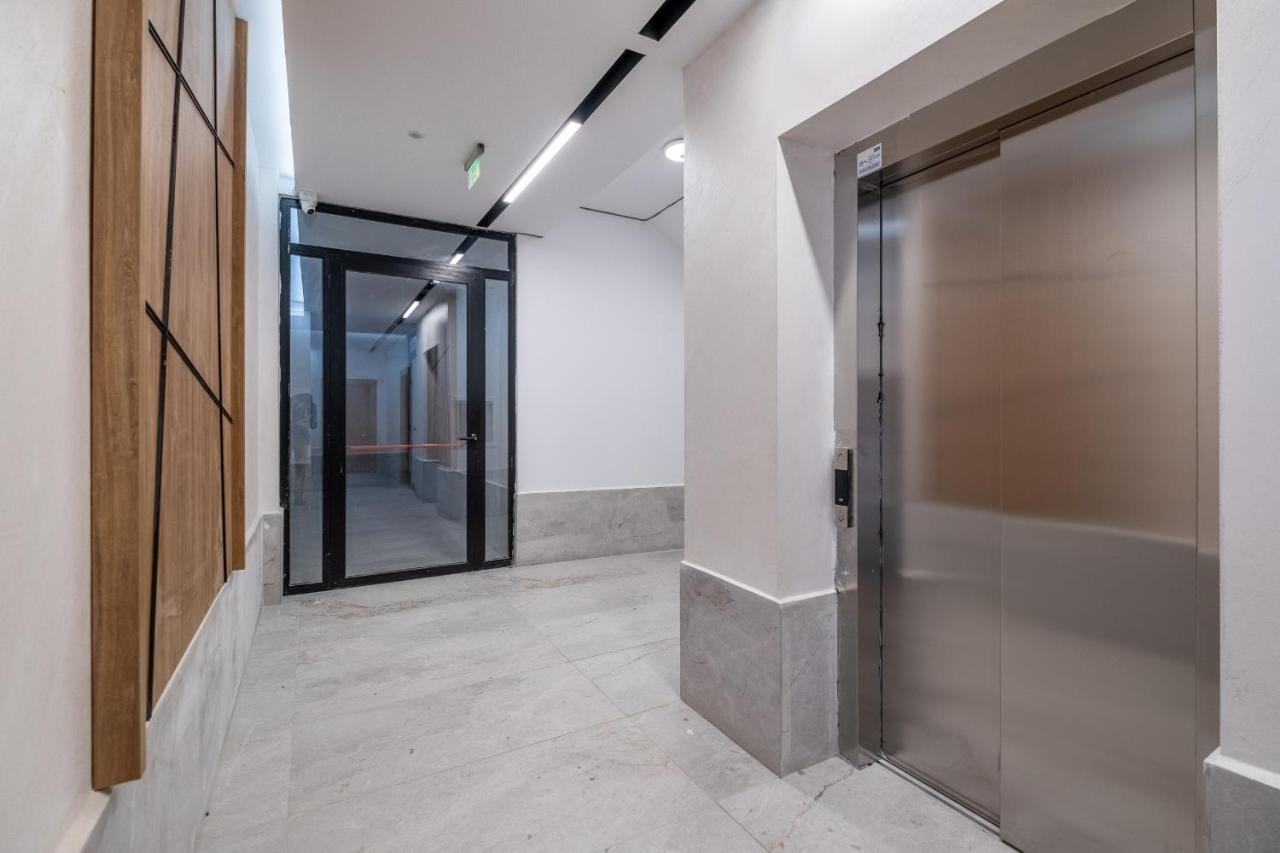 סופיה Emirates Lux Apartment And Parking מראה חיצוני תמונה