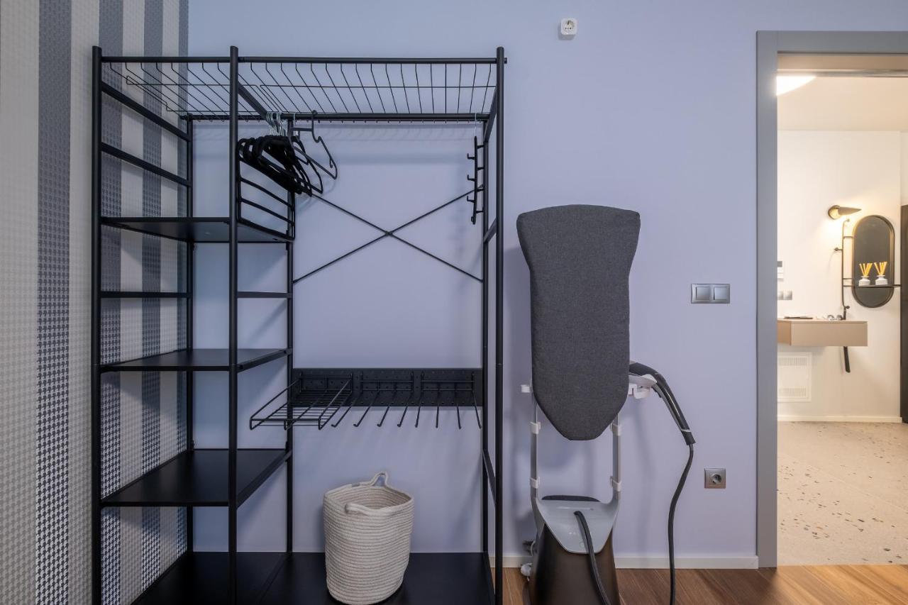סופיה Emirates Lux Apartment And Parking מראה חיצוני תמונה