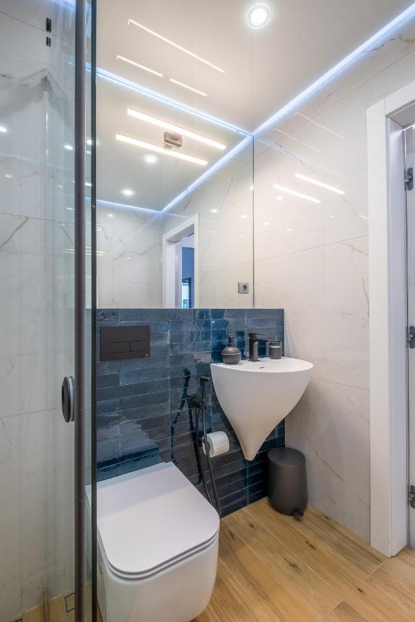 סופיה Emirates Lux Apartment And Parking מראה חיצוני תמונה
