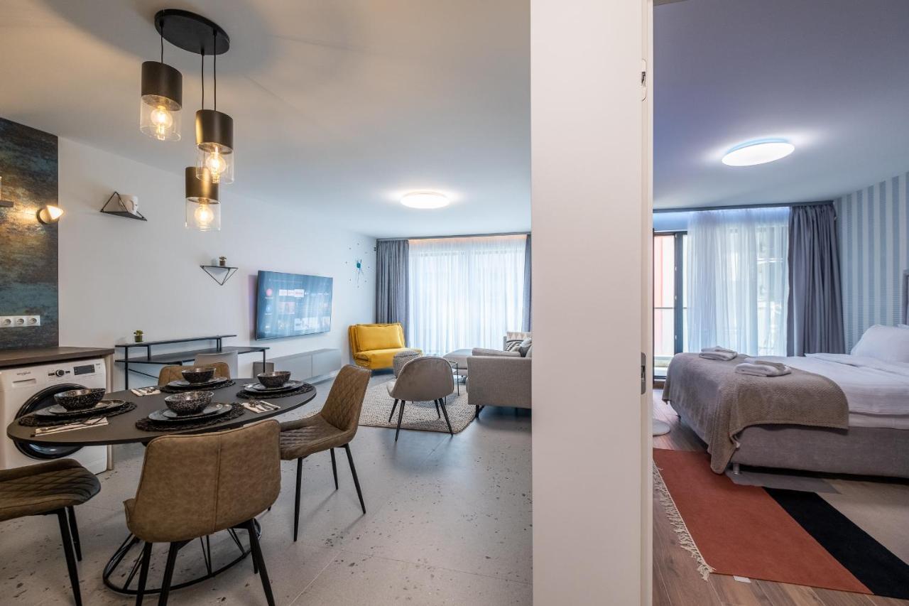סופיה Emirates Lux Apartment And Parking מראה חיצוני תמונה
