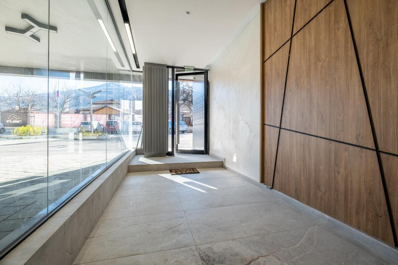 סופיה Emirates Lux Apartment And Parking מראה חיצוני תמונה