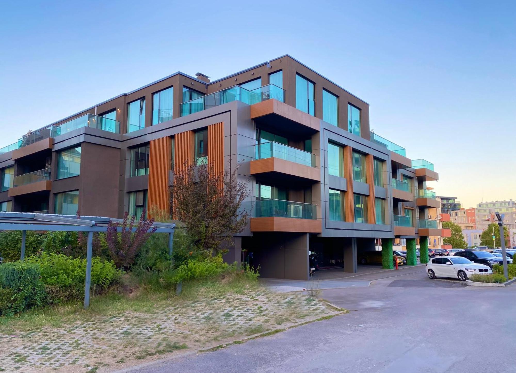 סופיה Emirates Lux Apartment And Parking מראה חיצוני תמונה